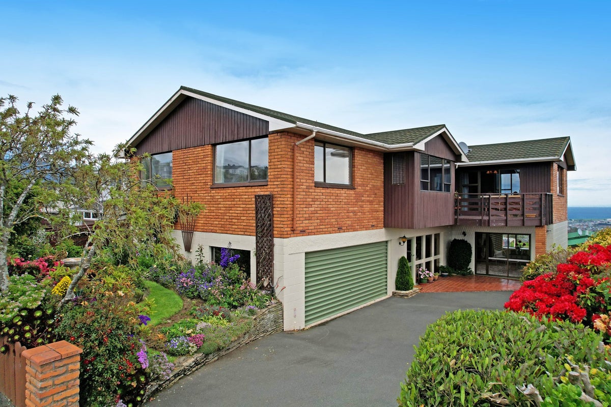 242 Larnach Road, Waverley, Dunedin - Carousel 1