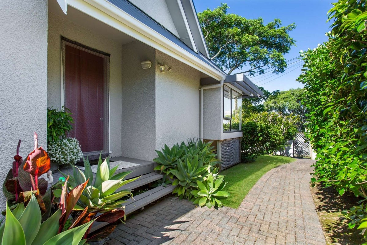 1C Blackett Crescent, Meadowbank, Auckland - Carousel 1