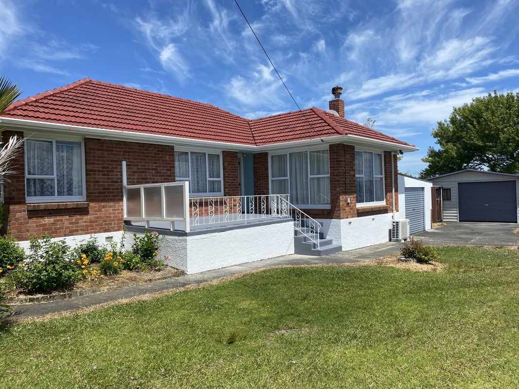 10 Strid Road, Te Atatu South, Auckland - Carousel 1