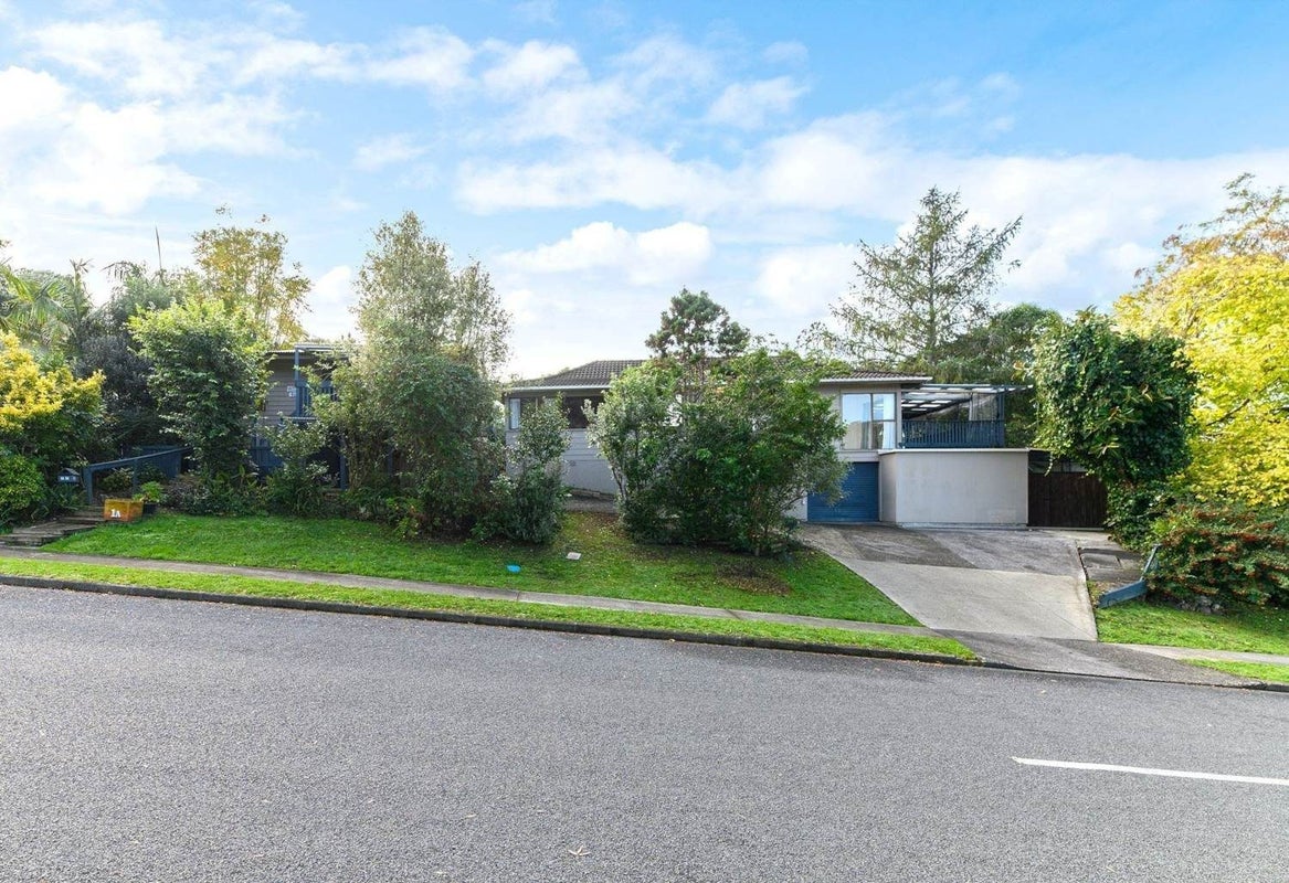 1 Cottam Grove, Northcross, Auckland - Carousel 1