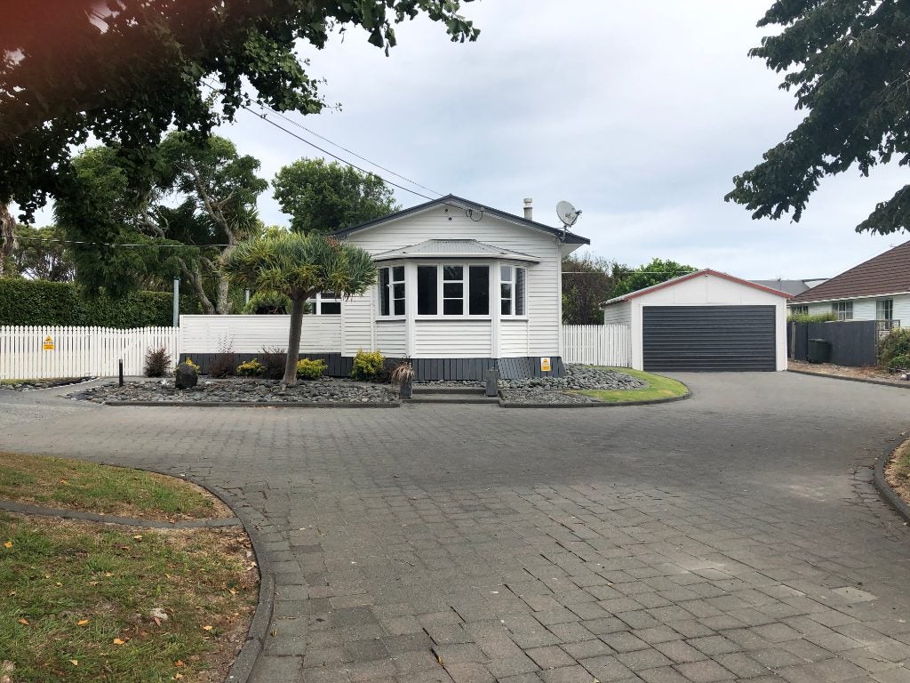 25 Taupaki Road, Henderson - Carousel 1