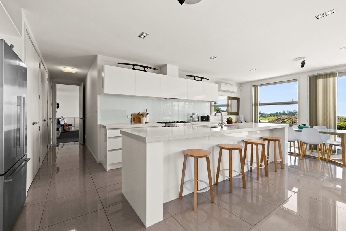 14 Quarry Ridge, Poraiti, Napier - Carousel 2