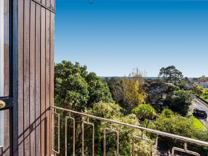 1/27 Rangatira Road, Birkdale, Auckland - Carousel 9