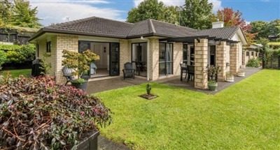 56 Beaumaris Boulevard, Bethlehem, Tauranga - Carousel 1