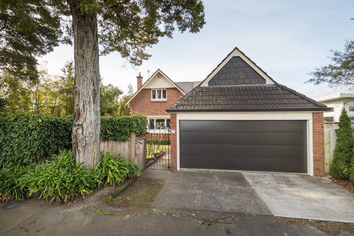 21 Batt Street, West End, Palmerston North - Carousel 23