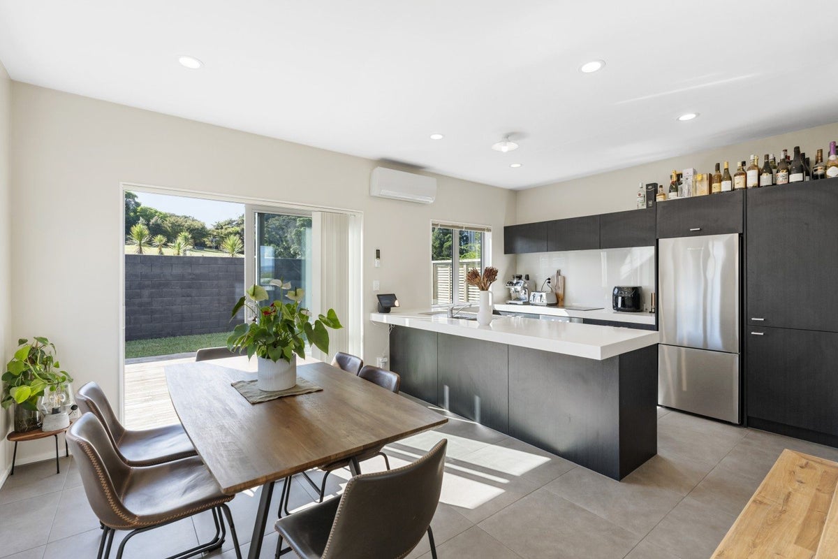 72A St Georges Road, Avondale, Auckland - Carousel 2