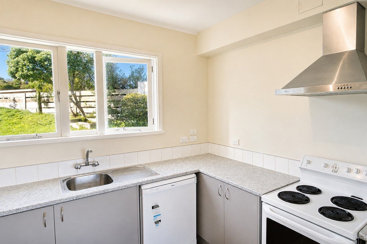 73 Madras Street, Khandallah, Wellington - Carousel 2