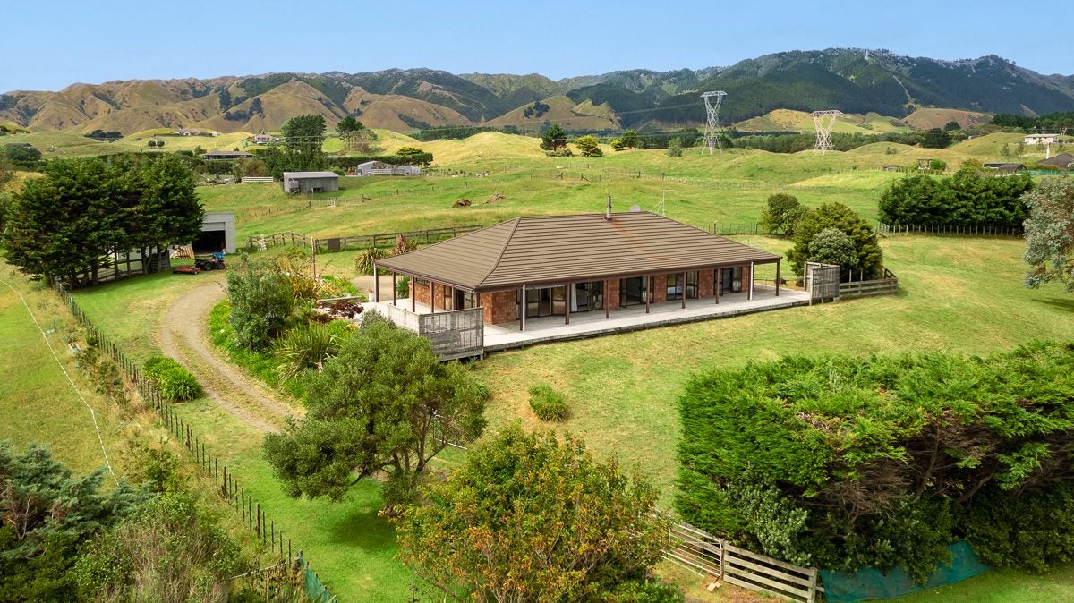 159 Pukenamu Road, Te Horo - Carousel 1