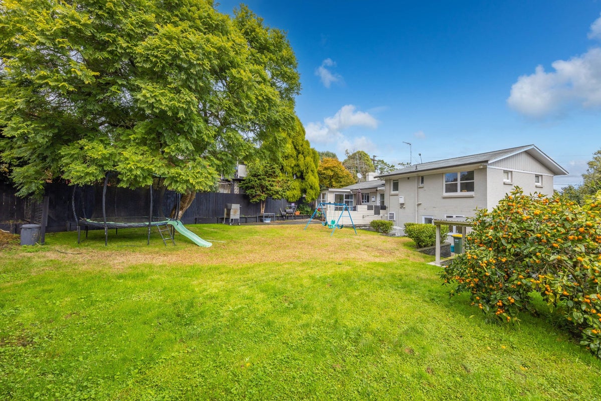 1012 River Road, Queenwood, Hamilton - Carousel 1