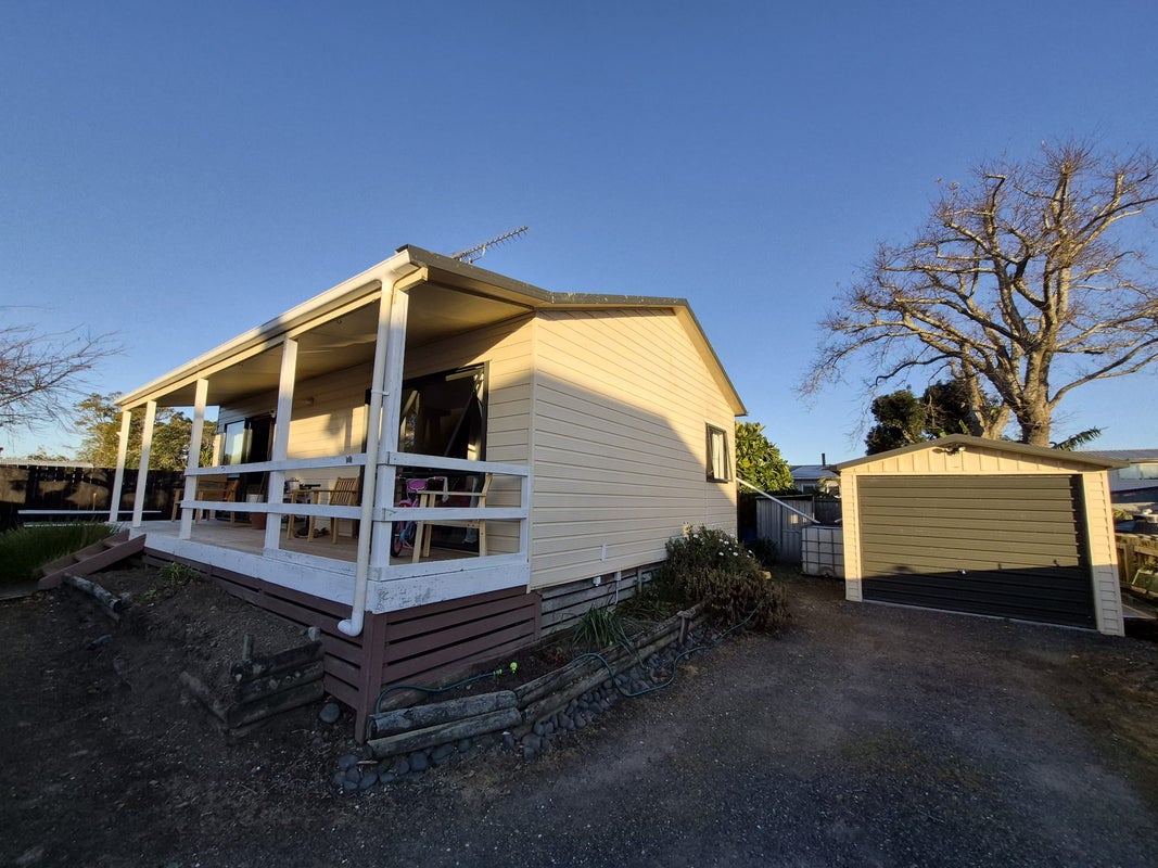 69 Second View Avenue, Beachlands, Auckland - Carousel 1