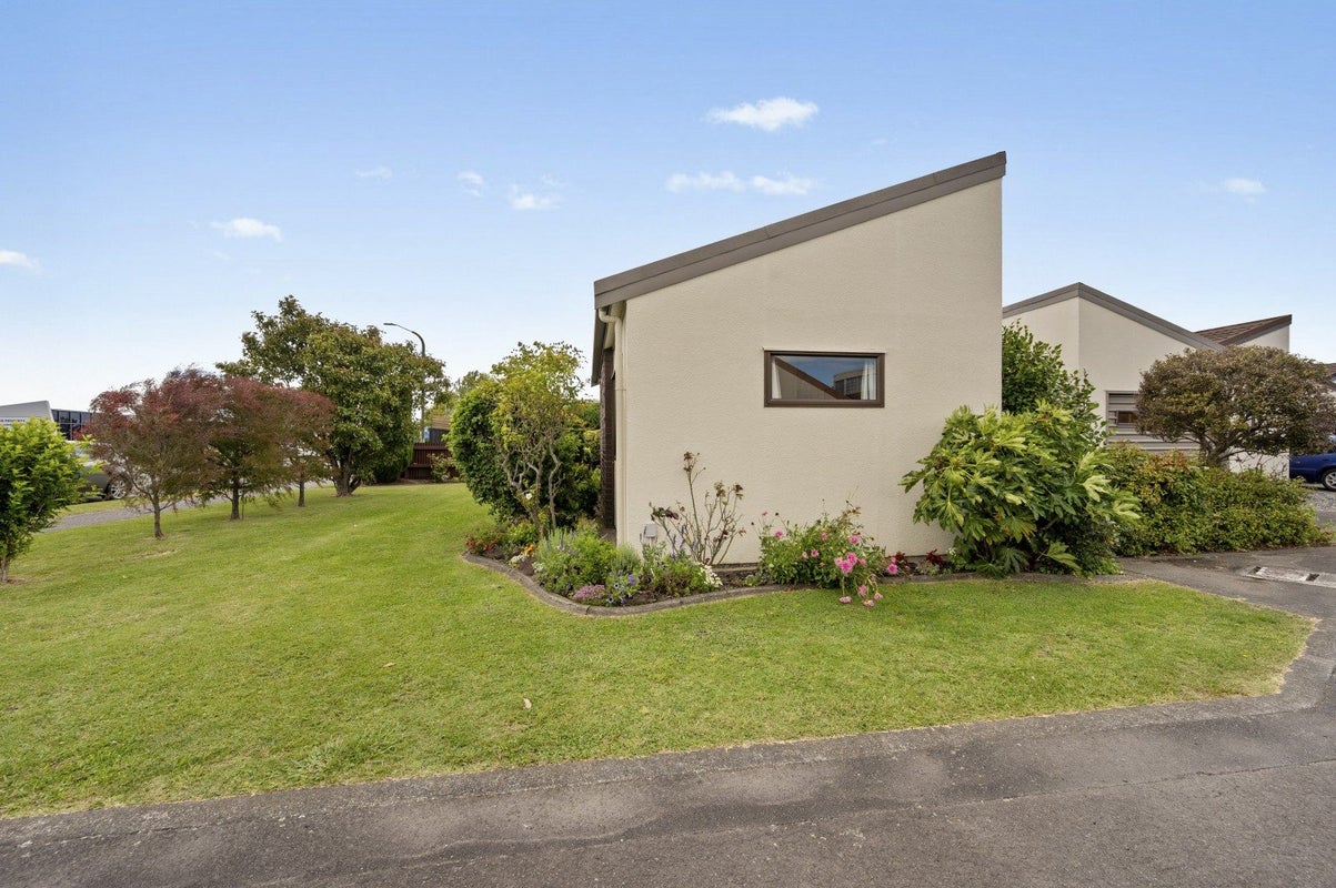 5/386 Gloucester ST, TARADALE, NAPIER - Carousel 12