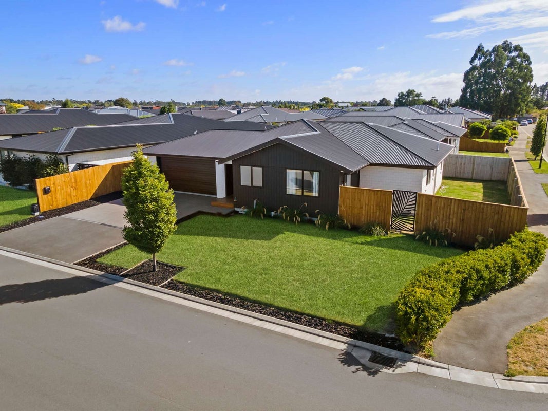 2 Full Moon Lane, Rolleston, Rolleston - Carousel 1