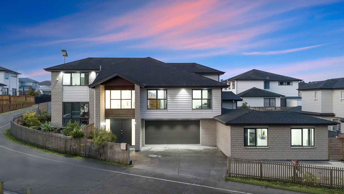 3 David Rogers Lane, Swanson, Auckland - Carousel 1
