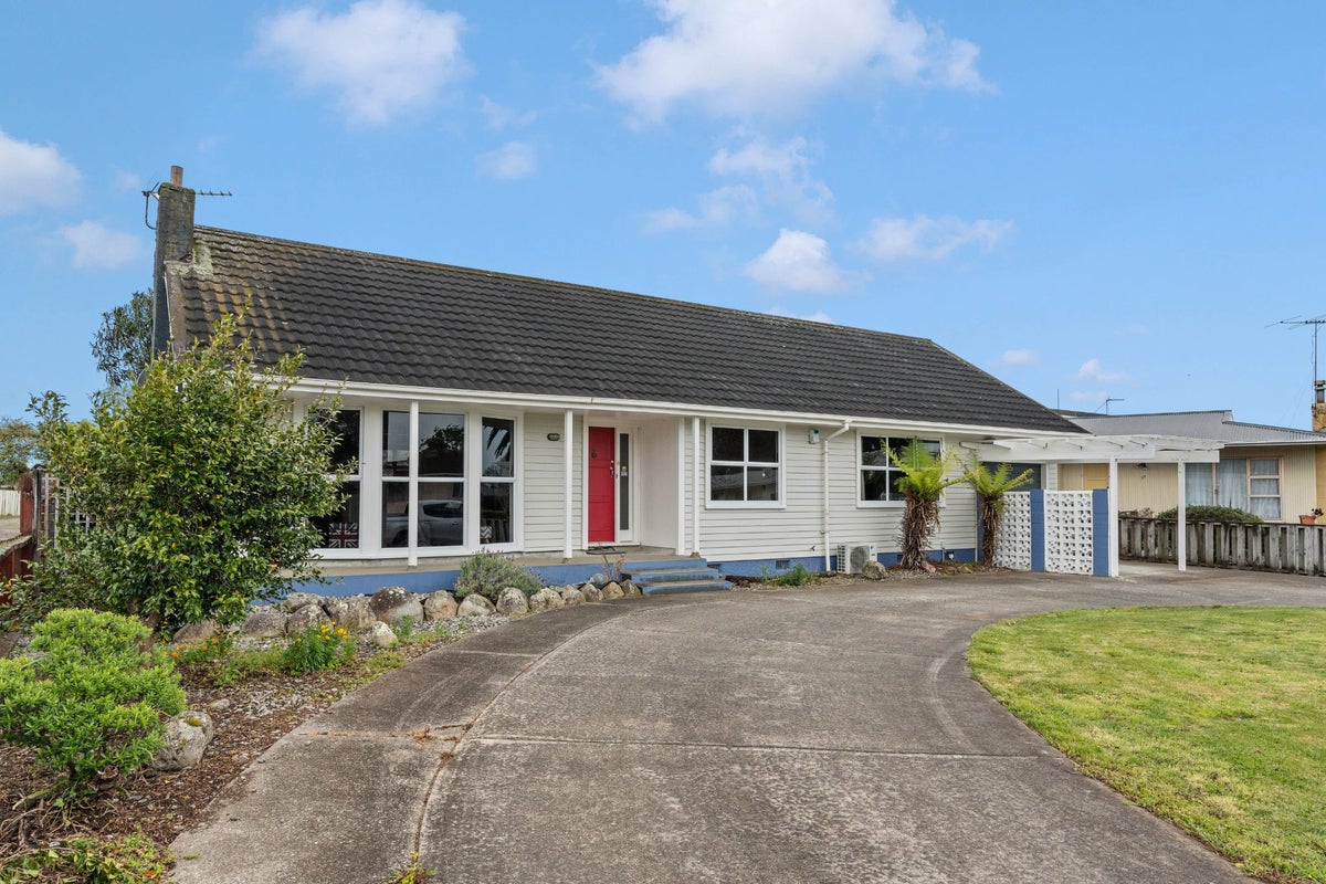 17 Hornsby Street, Carterton - Carousel 1