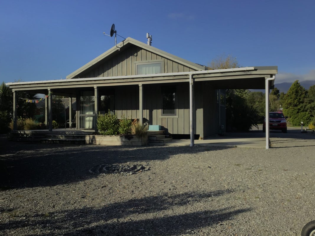 11 Opuka Place, Haast - Carousel 1