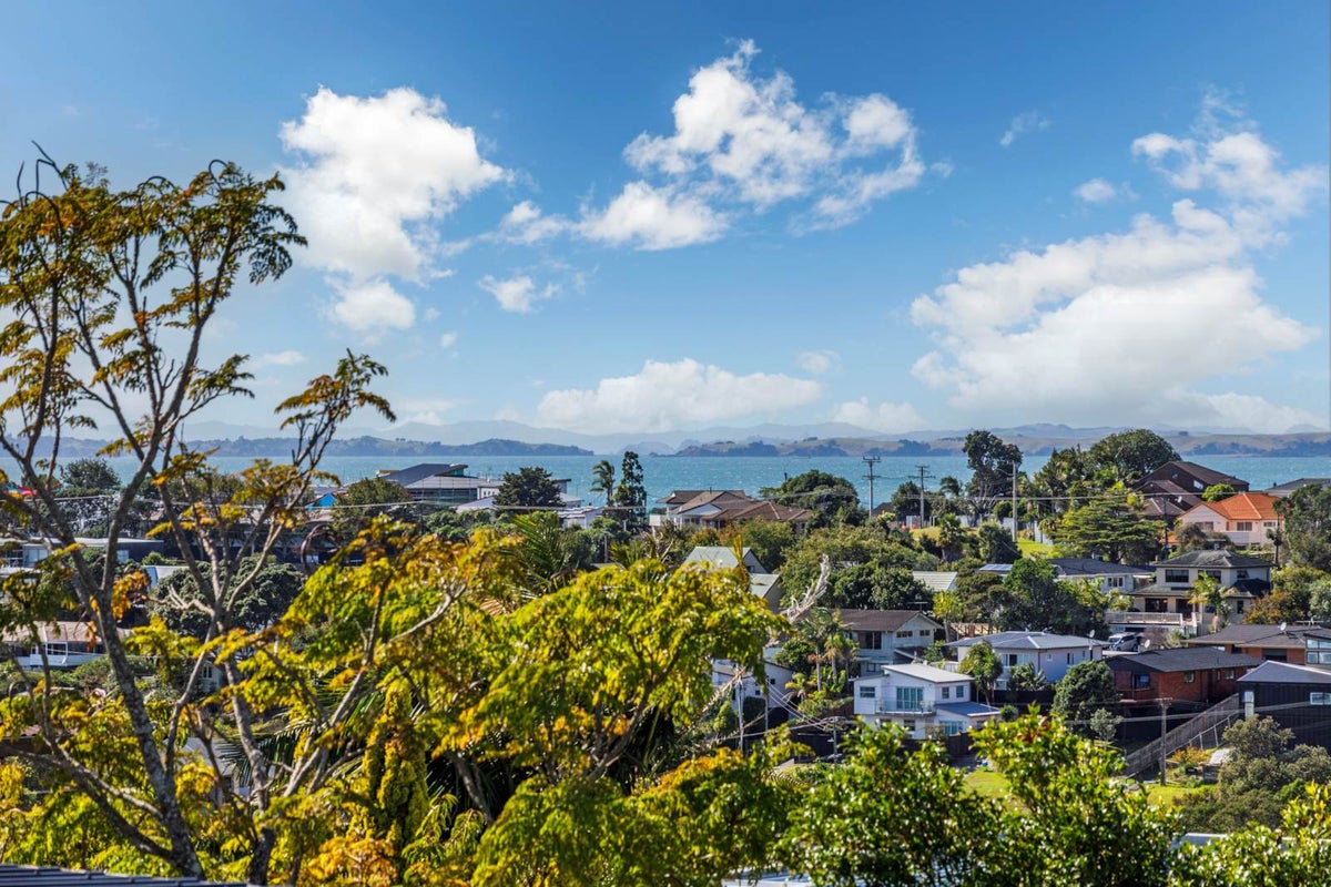 40C Arran Road, Browns Bay, Auckland - Carousel 2
