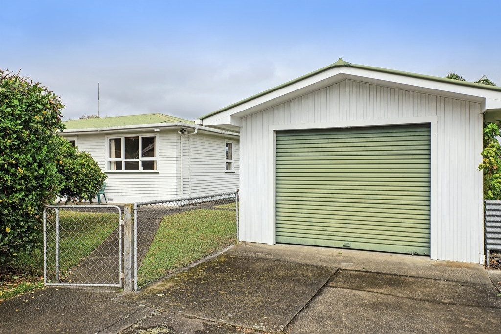 1002A Plunket Street, Saint Leonards, Hastings - Carousel 1