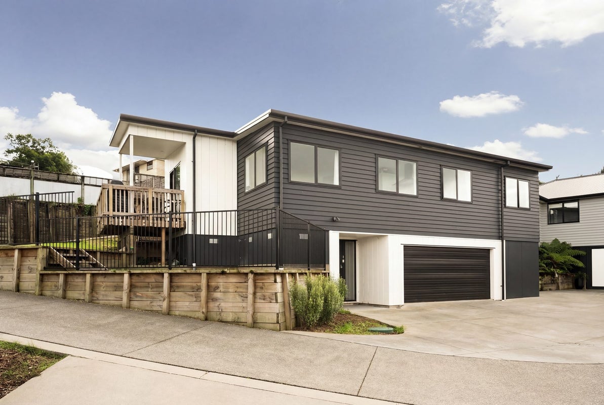 2 Mossie Way, Greerton, Tauranga - Carousel 1