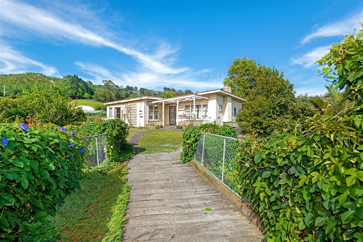 19 Dickson Street, Kaiti, Gisborne - Carousel 1