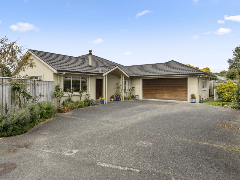 22 Abby Road, Fitzherbert, Palmerston North - Carousel 1