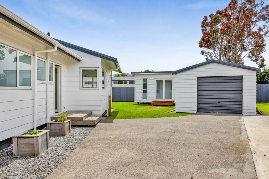 4 Maralyn Place, Bell Block, New Plymouth - Carousel 2