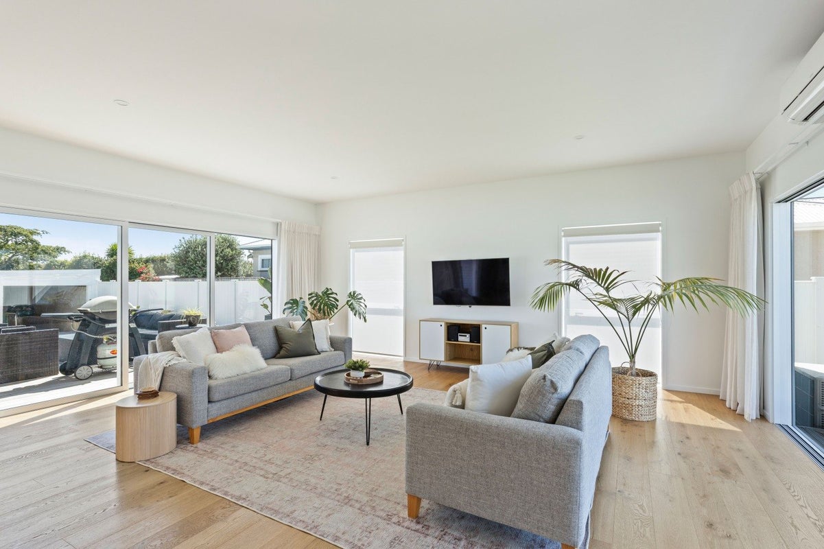 12 Kowhai Street, Strandon, New Plymouth - Carousel 2