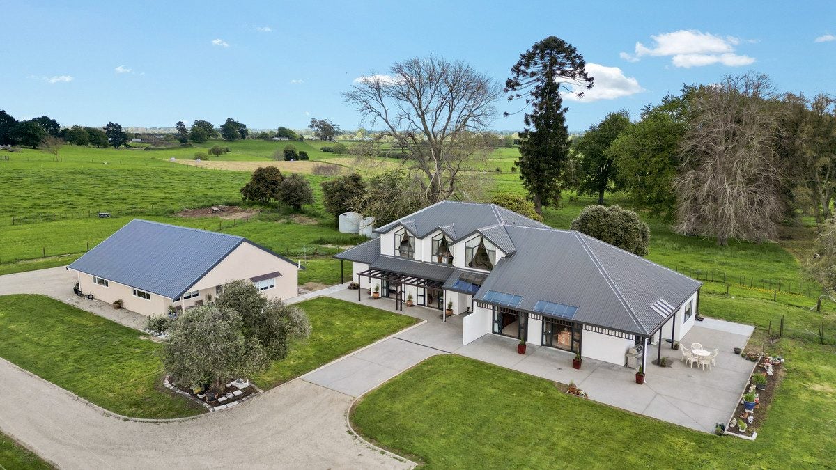 18 Masters Road, Eureka, Hamilton - Carousel 1