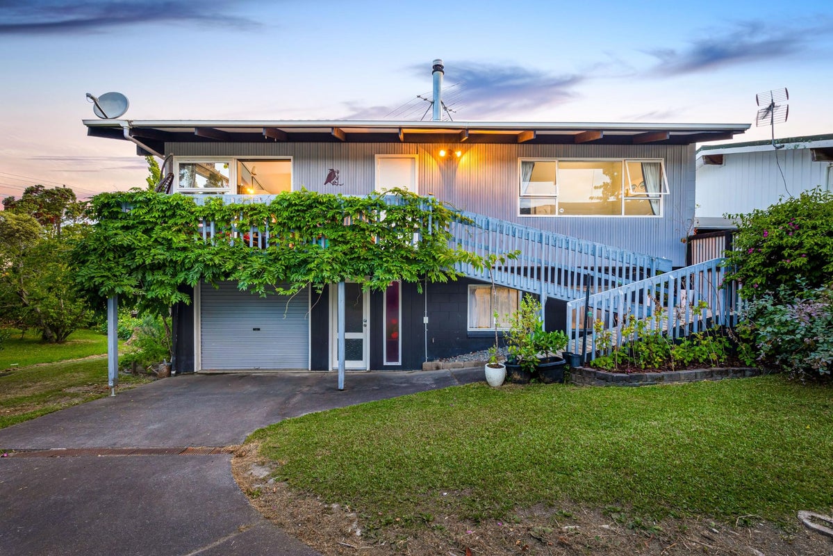 2/6 Anich Road, Massey, Auckland - Carousel 1