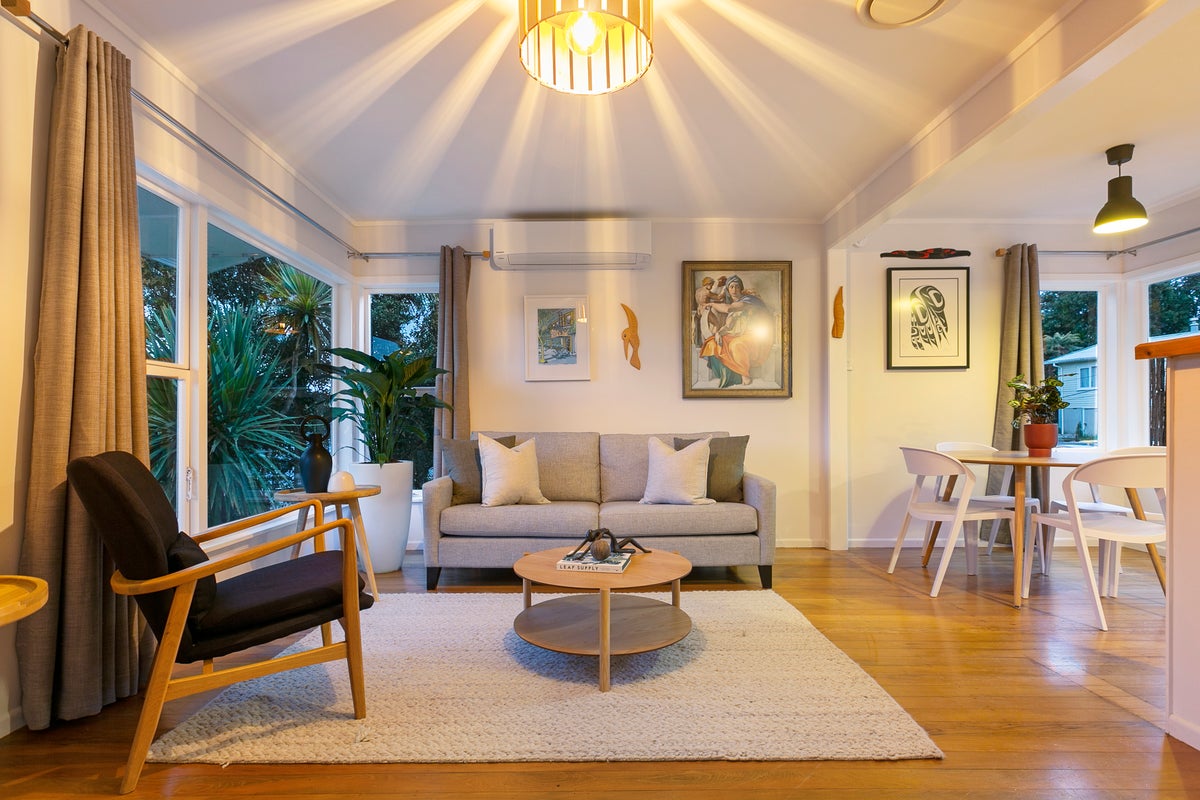 33 Saffron Street, Birkdale, Auckland - Carousel 1