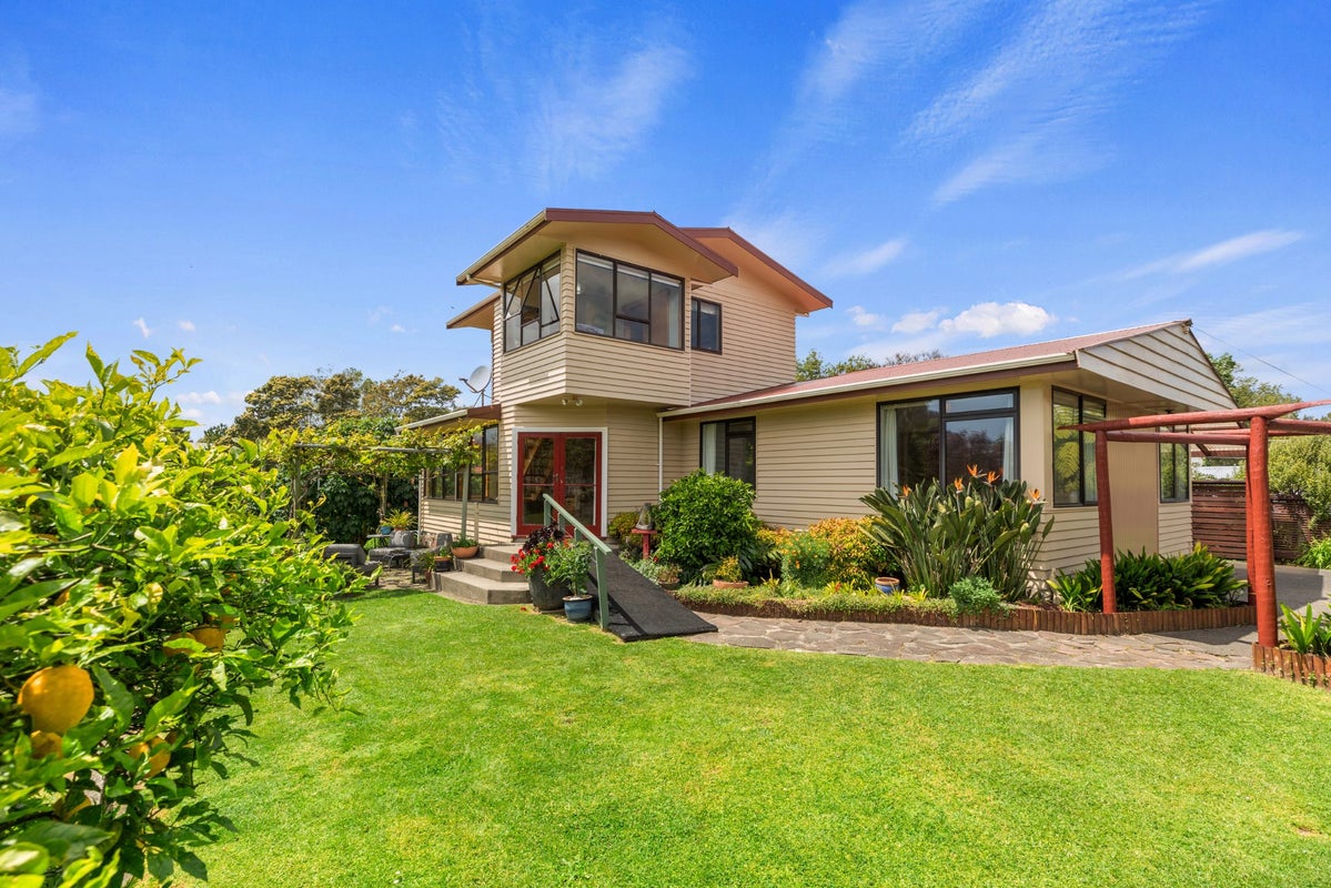 11 Tui Street, Te Puke, Te Puke - Carousel 1