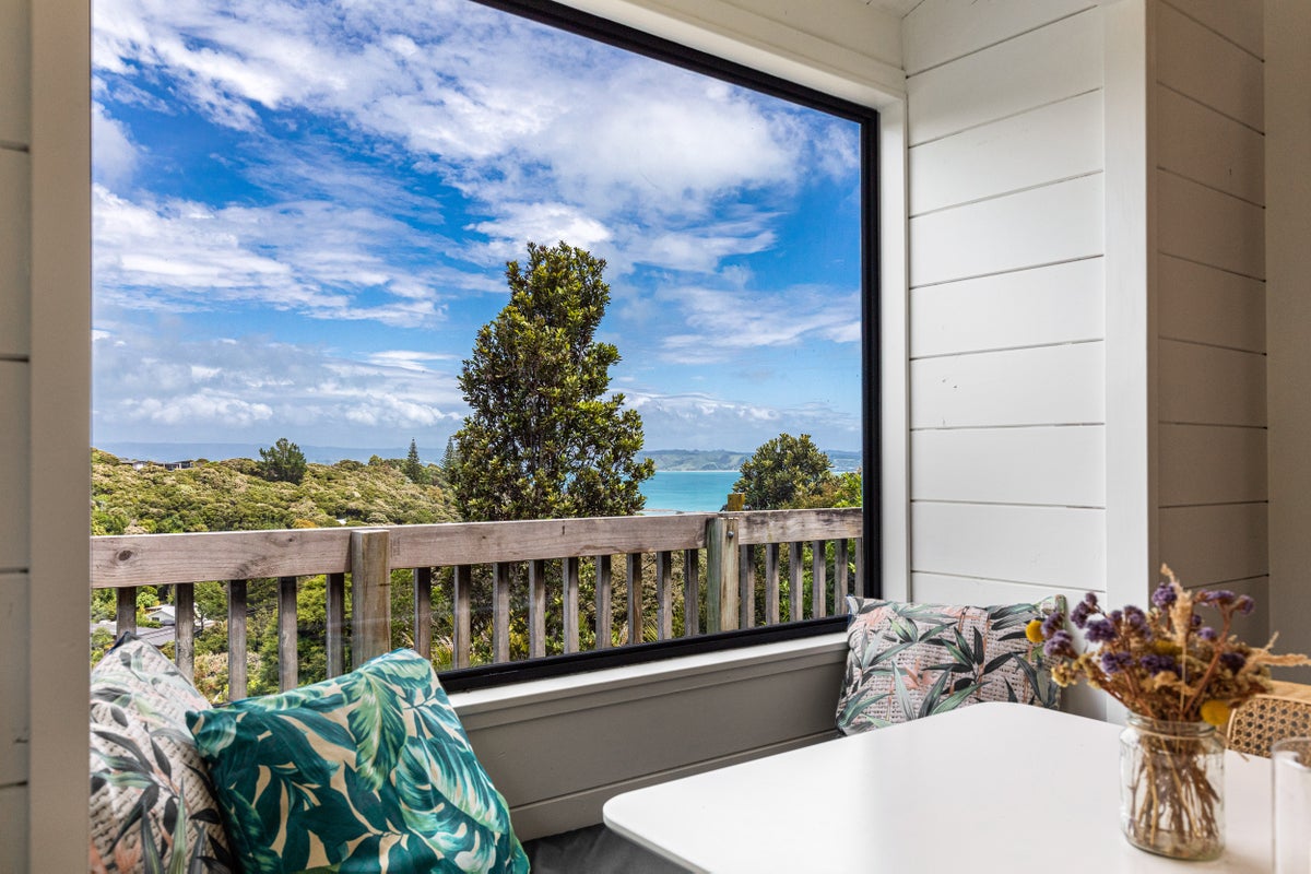 102 Fairview Crescent, Omiha, Waiheke Island - Carousel 1
