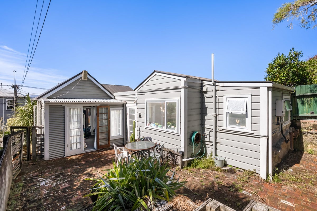 286 Adelaide Road, Newtown, Wellington - Carousel 2