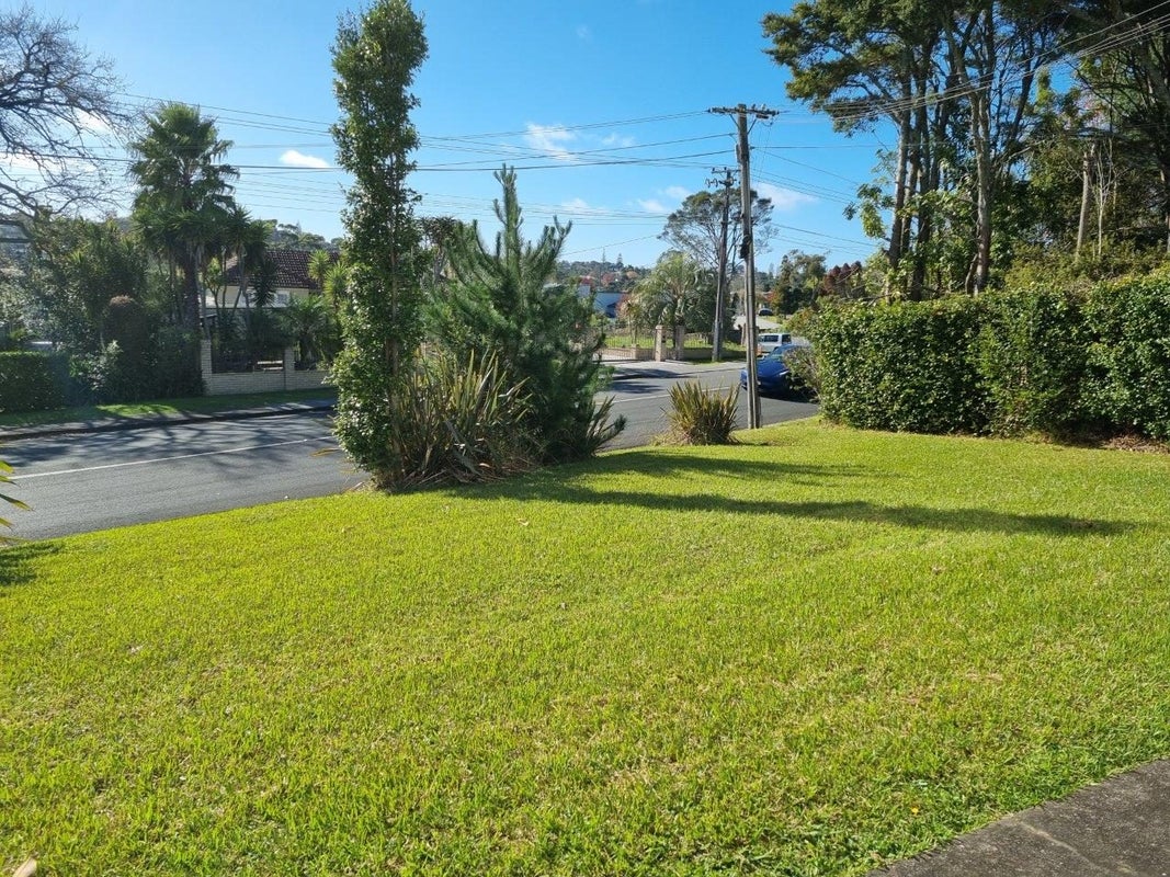 2 Konini Road, Titirangi, Auckland - Carousel 14