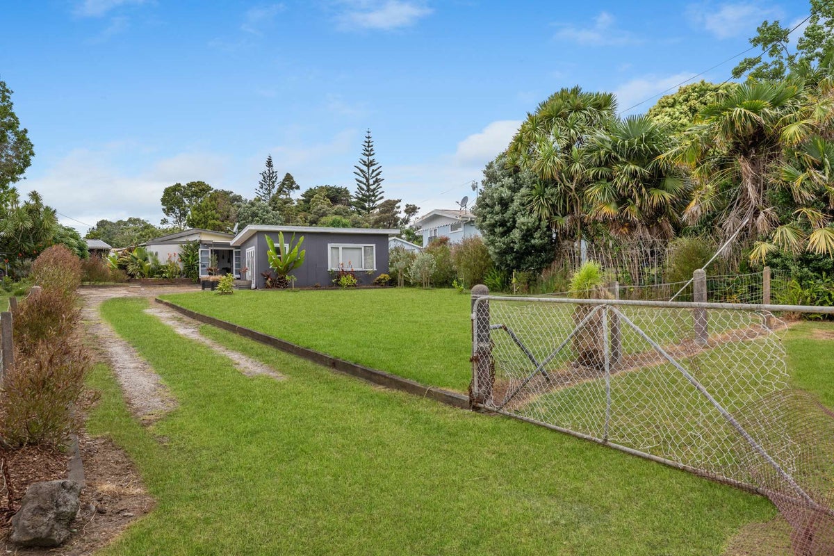 43 James Mcleod Road, Helensville - Carousel 1