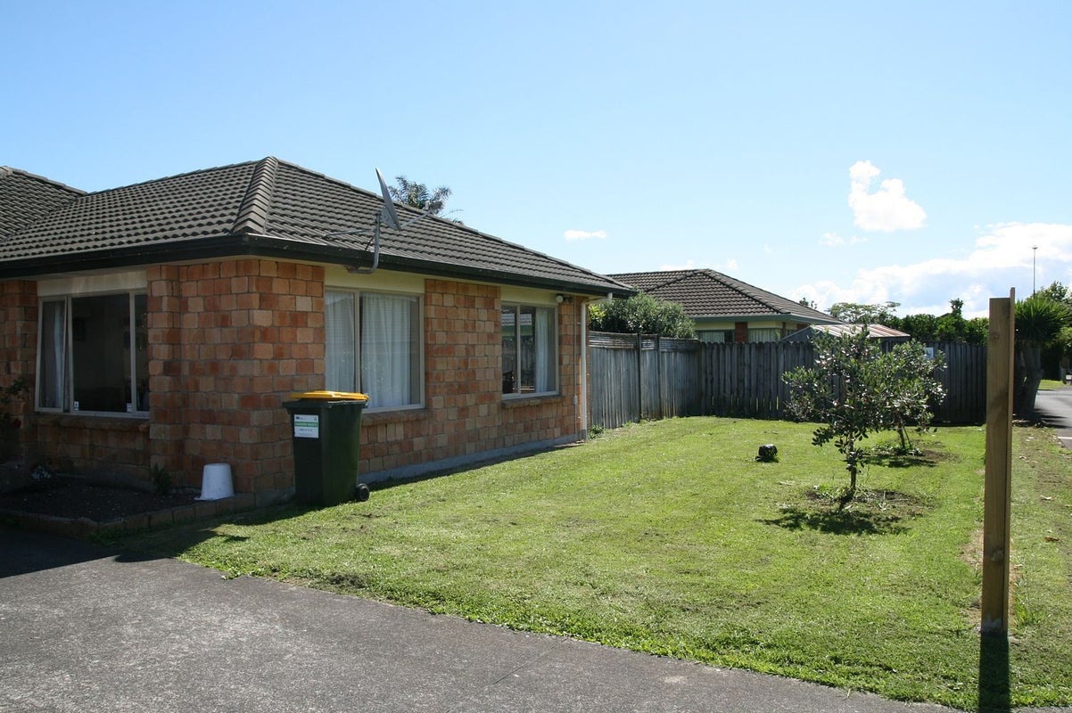 5 Quattro Avenue, Flat Bush, Auckland - Carousel 1
