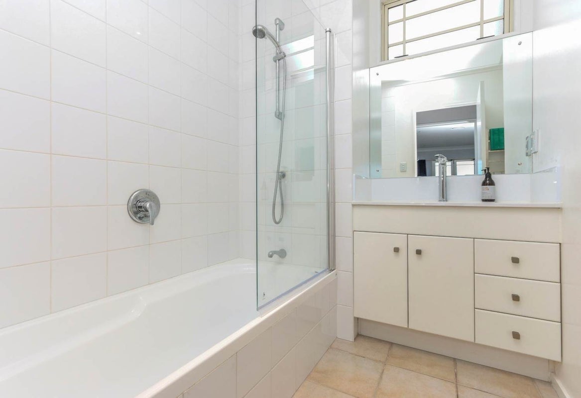 13A Waiohua Road, Greenlane, Auckland - Carousel 16
