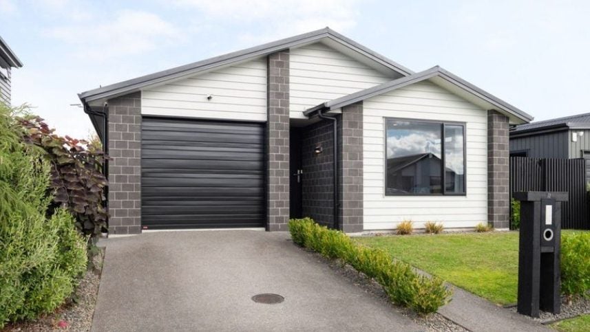 17 Trewern Avenue, Chartwell, Hamilton - Carousel 1