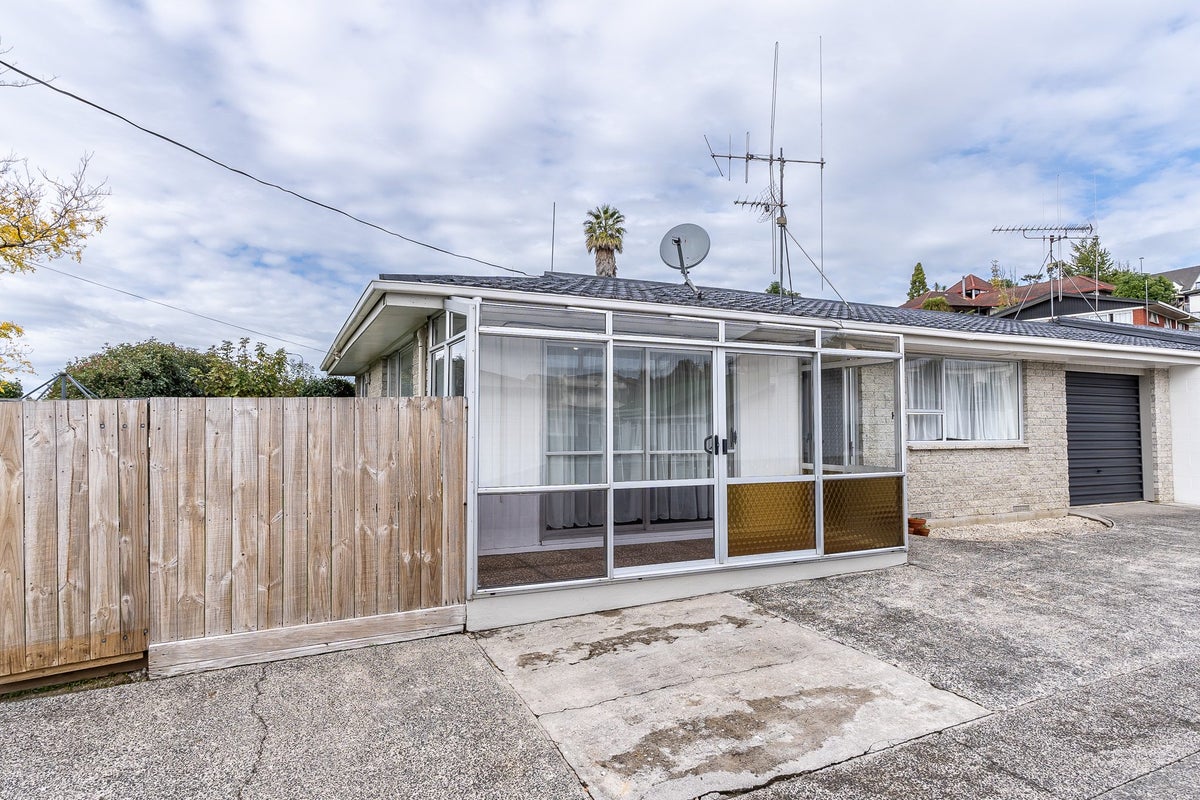 33A Livingstone Avenue, Nawton, Hamilton - Carousel 1