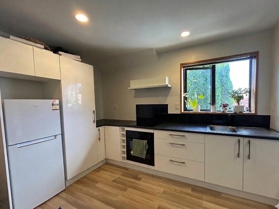 64 Hensman Road, Queenstown, Queenstown - Carousel 2