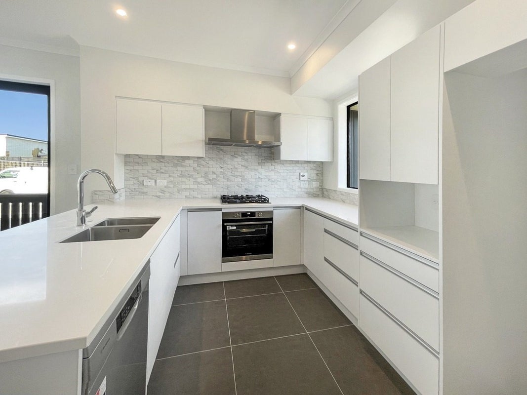 50 Manarini Road, Westgate, Auckland - Carousel 2