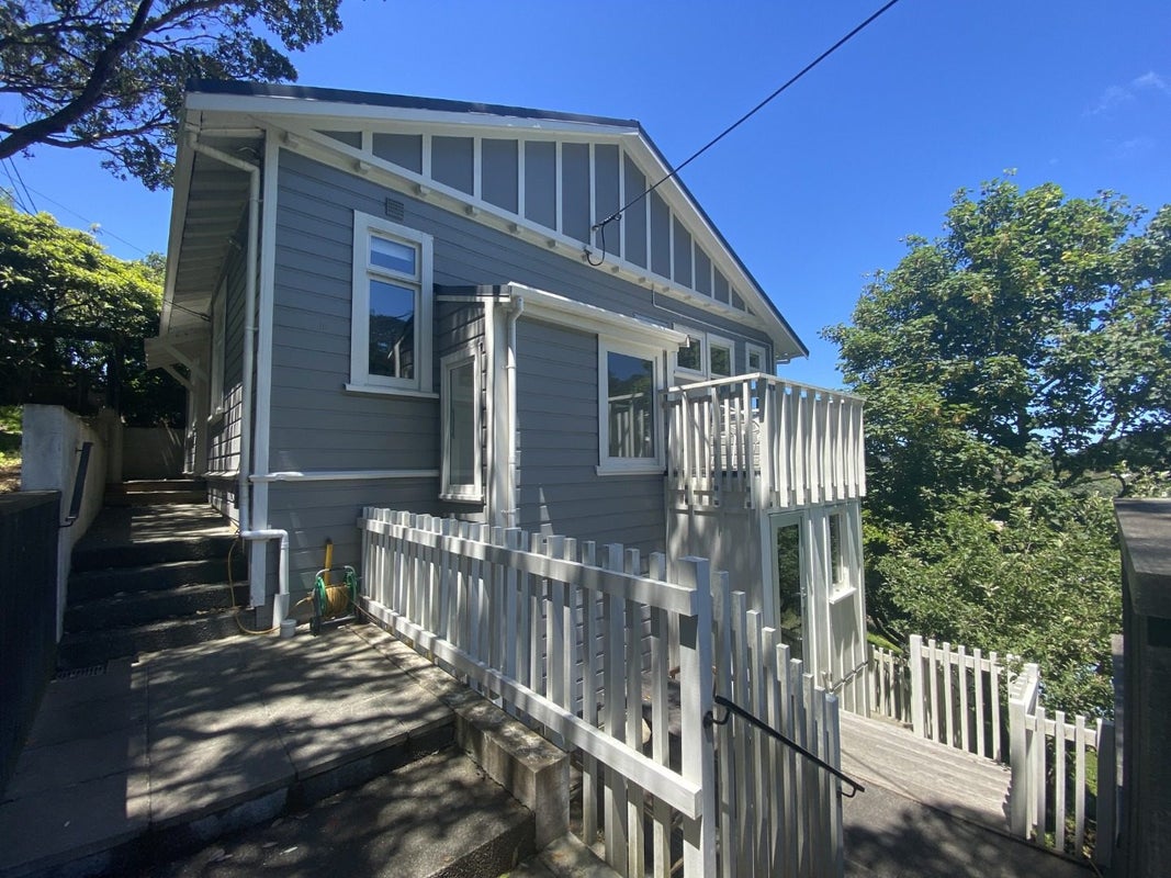 10 Hapua Street, Hataitai, Wellington - Carousel 1