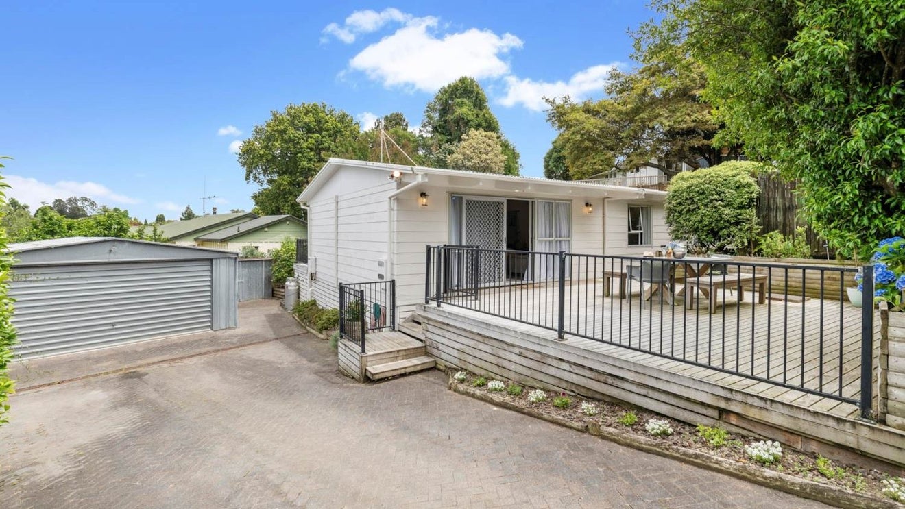 1/25 Gaylands Place, Opaheke, Papakura - Carousel 1