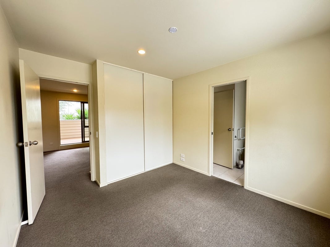40B/21 Hunters Park Drive, Three Kings, Auckland - Carousel 2