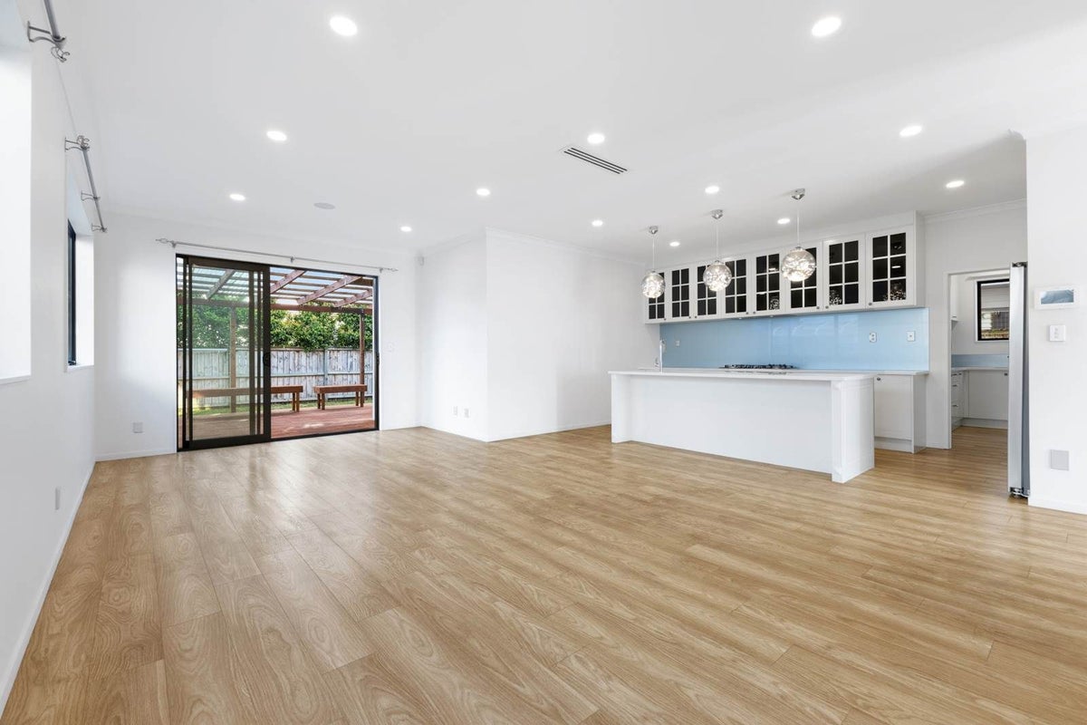 5 Downpatrick Drive, Flat Bush, Auckland - Carousel 1