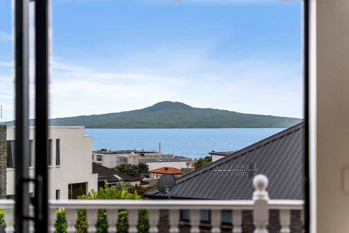 2/8A Brookfield Street, St Heliers, Auckland - Carousel 1