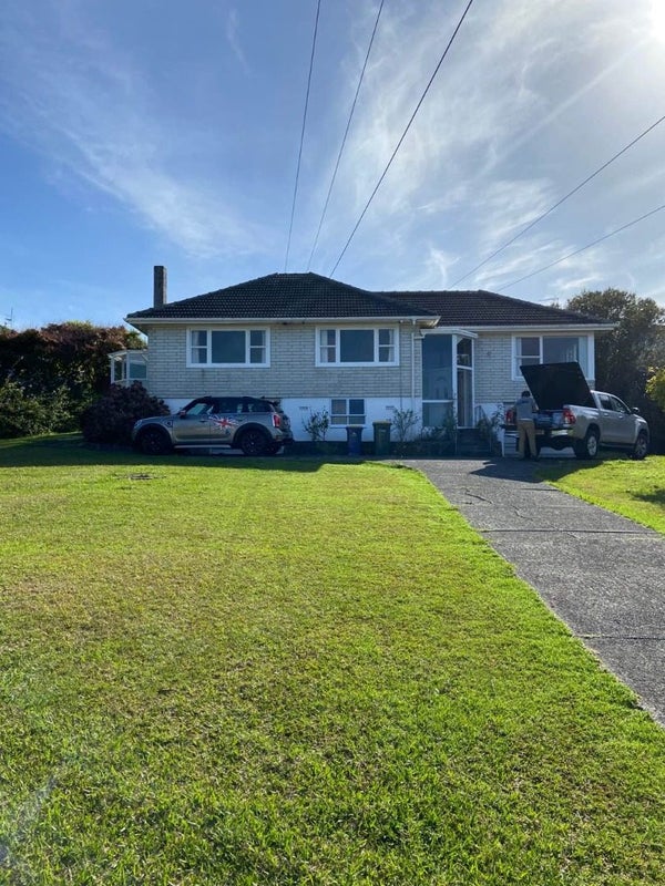 21 Montana Avenue, Murrays Bay, Auckland - Carousel 1