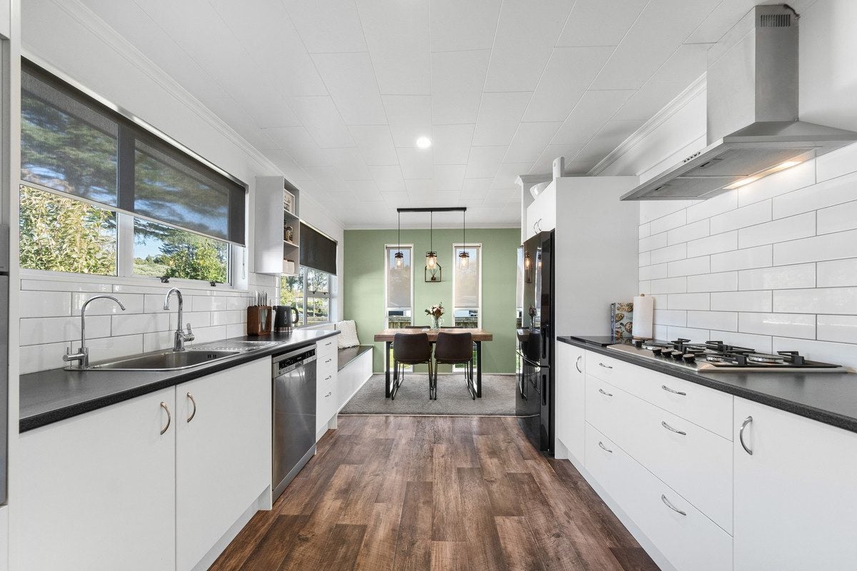 4 Puketotara Street, Highlands Park, New Plymouth - Carousel 2