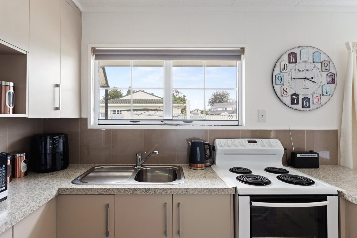3A Gardner Place, Inner Kaiti, Gisborne - Carousel 2
