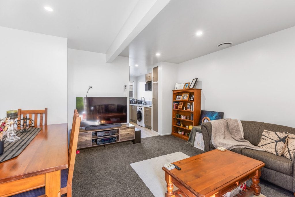 5/69 Thackeray Place, Waltham, Christchurch - Carousel 2