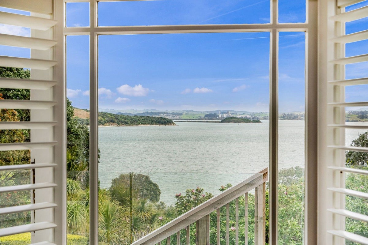 19 Weir Crescent, Onerahi, Whangarei - Carousel 1